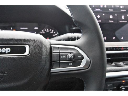 Used 2022 Jeep Compass Latitude AWD/4WD image 24