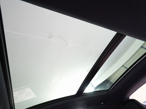 Used 2024 Porsche Macan image 26