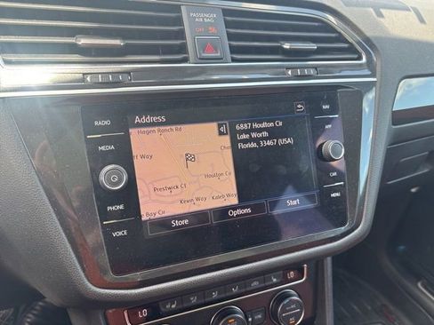 Used 2018 Volkswagen Tiguan SEL Premium AWD/4WD image 13