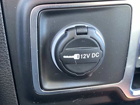 Certified 2025 Jeep Wrangler Sahara image 40