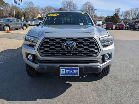 Used 2021 Toyota Tacoma TRD Off-Road w/ TRD Premium Off Road Package image 9