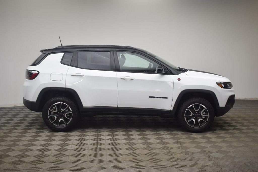 New 2026 Jeep Compass Trailhawk AWD/4WD image 3