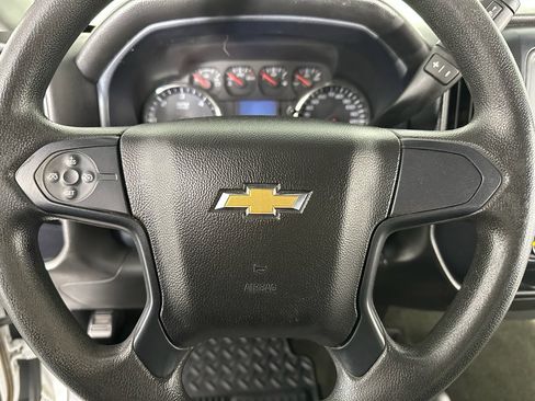 Used 2018 Chevrolet Silverado 1500 Custom w/ Custom Value Package image 4