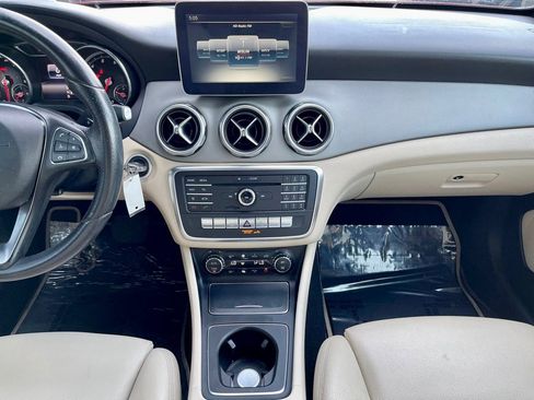 Used 2018 Mercedes-Benz GLA 250 image 17