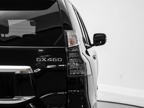 Used 2023 Lexus GX 460 Premium w/ Accessory Package AWD/4WD image 51