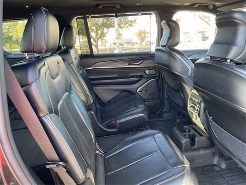 Used 2021 Jeep Grand Cherokee L Overland w/ Luxury Tech Group IV image 30