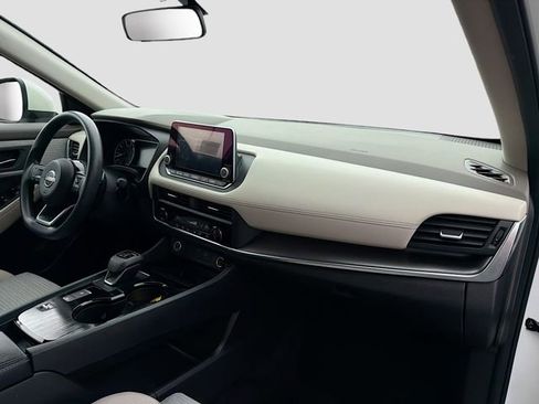 Used 2023 Nissan Rogue SV FWD image 27