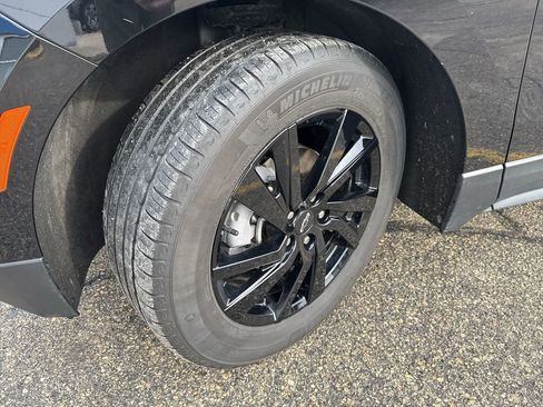 Certified 2023 Chevrolet Equinox LS w/ LS Convenience Package image 18