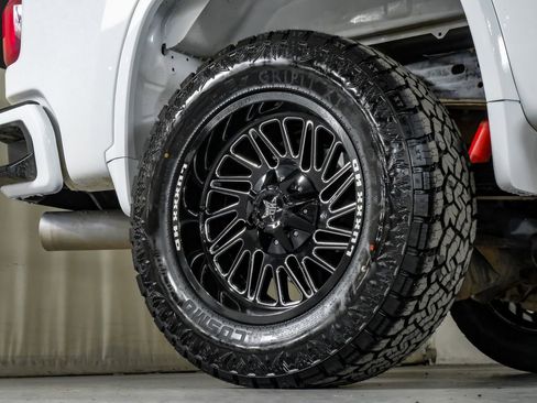 Used 2023 Chevrolet Silverado 2500 LT image 54