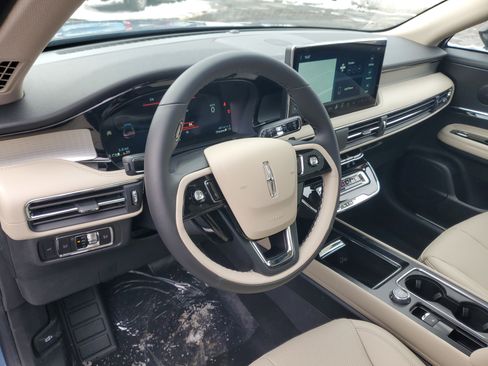 New 2026 Lincoln Corsair Premiere image 13