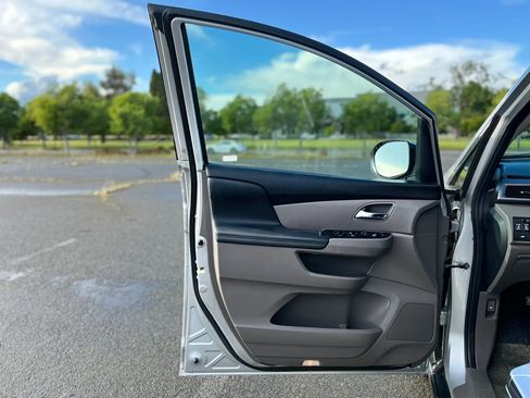 Used 2014 Honda Odyssey EX-L image 8