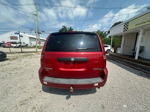 Used 2009 Dodge Grand Caravan SE w/ Climate Group FWD image 3