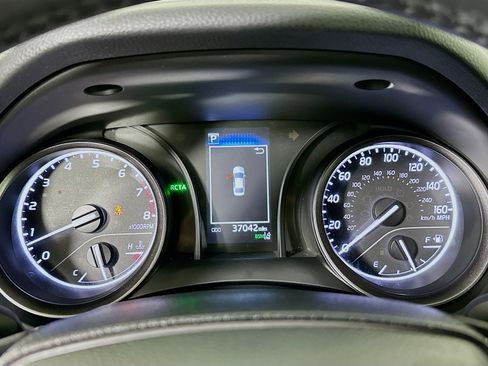 Used 2023 Toyota Camry SE image 19