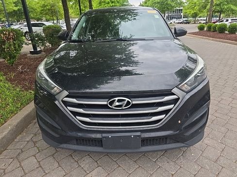 Used 2018 Hyundai Tucson SE image 3