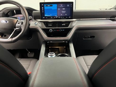 Used 2025 Ford Explorer ST-Line w/ ST-Line Street Pack AWD/4WD image 43