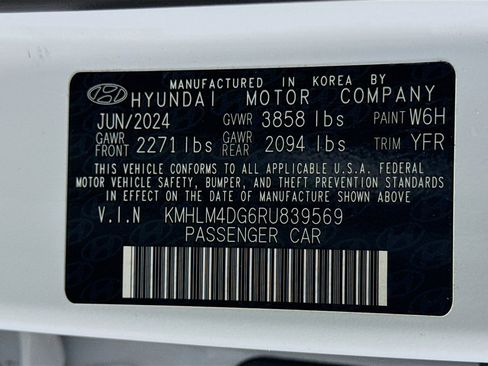 Used 2024 Hyundai Elantra SEL FWD image 40