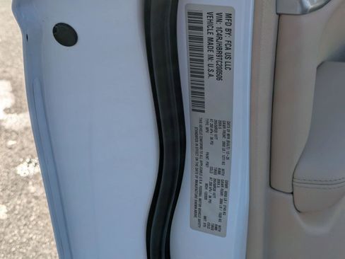 New 2026 Jeep Grand Cherokee Limited image 32