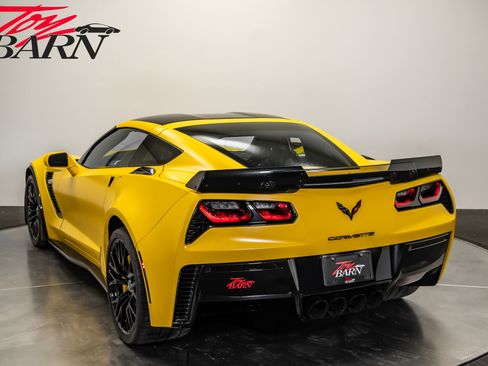 Used 2015 Chevrolet Corvette Z06 w/ 3LZ Preferred Equipment Group image 20