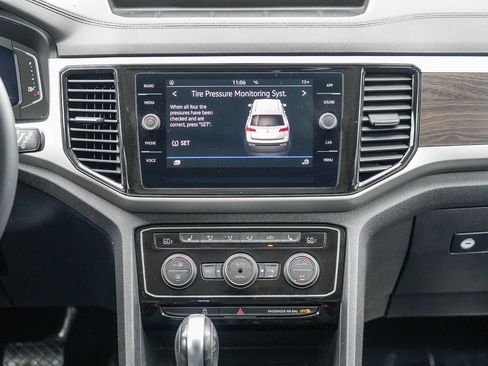 Used 2023 Volkswagen Atlas SE w/ Panoramic Sunroof Package FWD image 14