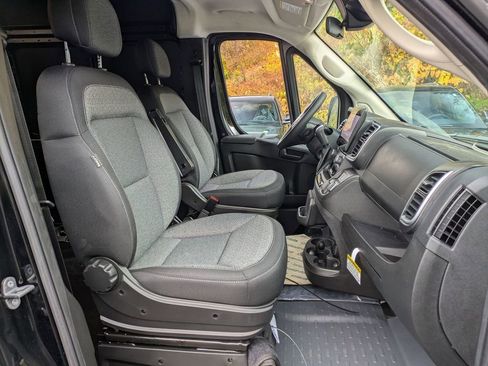 New 2025 RAM ProMaster 2500 w/ Quick Order Package 22G SLT image 31