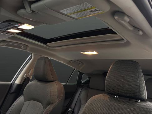 Used 2024 Subaru Crosstrek 2.0i Premium image 12