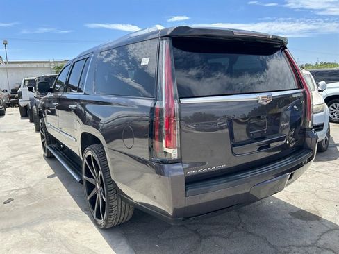 Used 2017 Cadillac Escalade ESV Premium Luxury AWD/4WD image 8