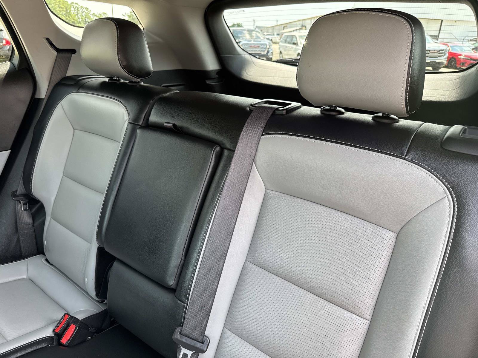 Used 2022 GMC Terrain SLT AWD/4WD image 14