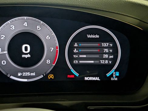 Used 2025 Porsche Cayenne S image 34