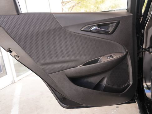 Used 2025 Chevrolet Malibu RS FWD image 32