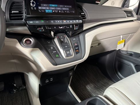 New 2026 Honda Odyssey EX-L image 17