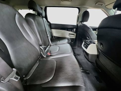 Certified 2023 Kia Carnival EX FWD image 29