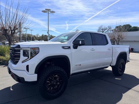 Used 2025 GMC Sierra 1500 AT4 w/ AT4 Premium Package image 2