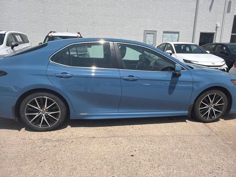 Used 2023 Toyota Camry SE w/ Audio Upgrade Package FWD image 3