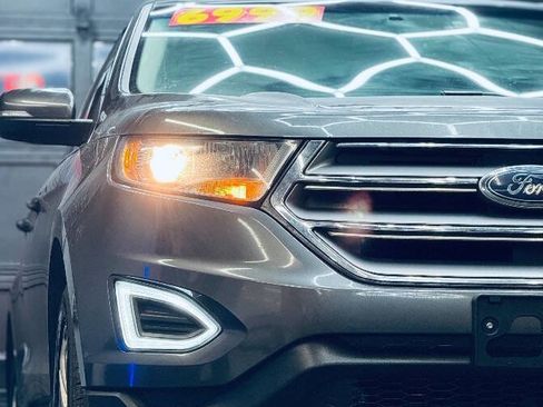 Used 2017 Ford Edge Titanium image 4