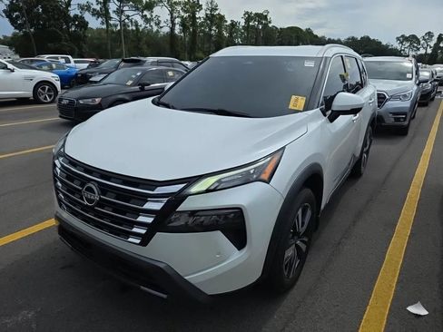 Used 2024 Nissan Rogue SL AWD/4WD image 5