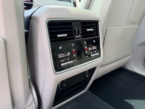 Used 2021 Porsche Cayenne AWD/4WD image 20