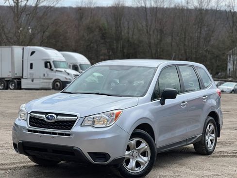 Used 2015 Subaru Forester 2.5i AWD/4WD image 2