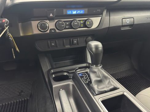 Used 2023 Toyota Tacoma SR AWD/4WD image 22