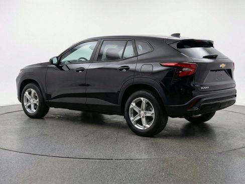 Used 2025 Chevrolet Blazer LT FWD image 6