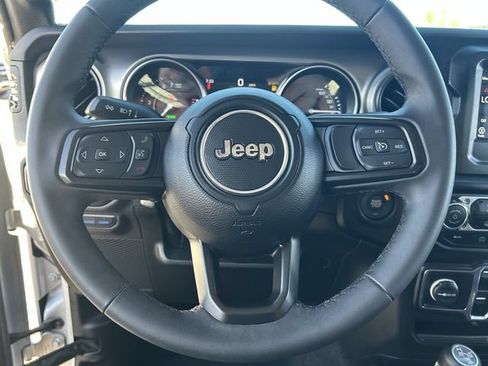 Used 2023 Jeep Wrangler Unlimited AWD/4WD image 24