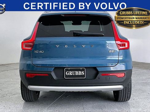 Certified 2025 Volvo XC40 B5 Core AWD/4WD image 5