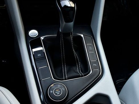 Used 2023 Volkswagen Tiguan SE R-Line image 24