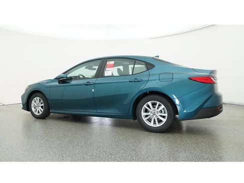 Used 2025 Toyota Camry LE FWD image 26