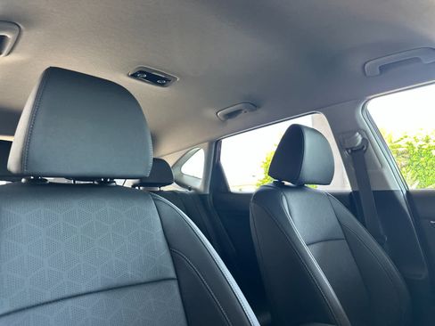 Used 2024 Kia Seltos EX FWD image 17