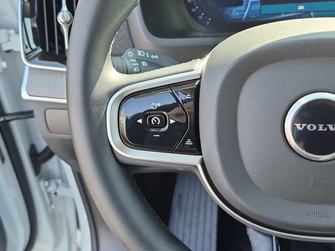Used 2025 Volvo XC90 B5 Ultra AWD/4WD image 19