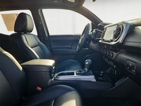 Used 2023 Toyota Tacoma Limited image 15