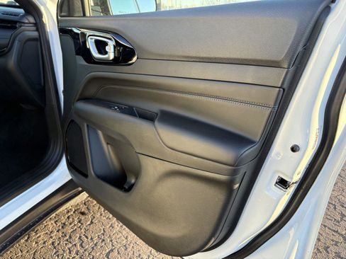 New 2026 Jeep Compass Latitude image 11