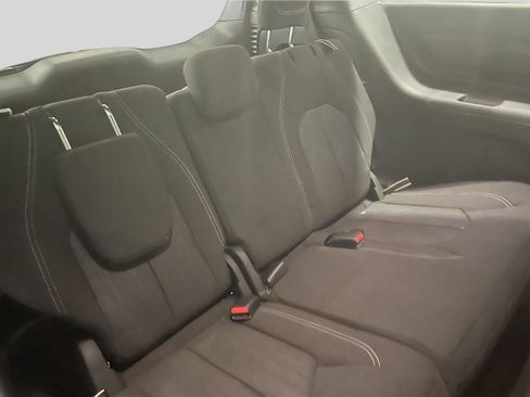 Used 2023 Chrysler Pacifica Touring FWD image 11