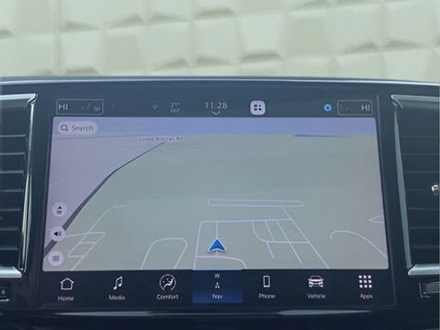 Certified 2024 Chrysler Pacifica Limited image 25