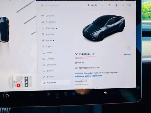 Used 2023 Tesla Model Y Performance AWD/4WD image 35